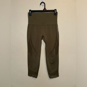 Gymshark Energy Seamless Size S Cropped Leggings Olive Green Sporty